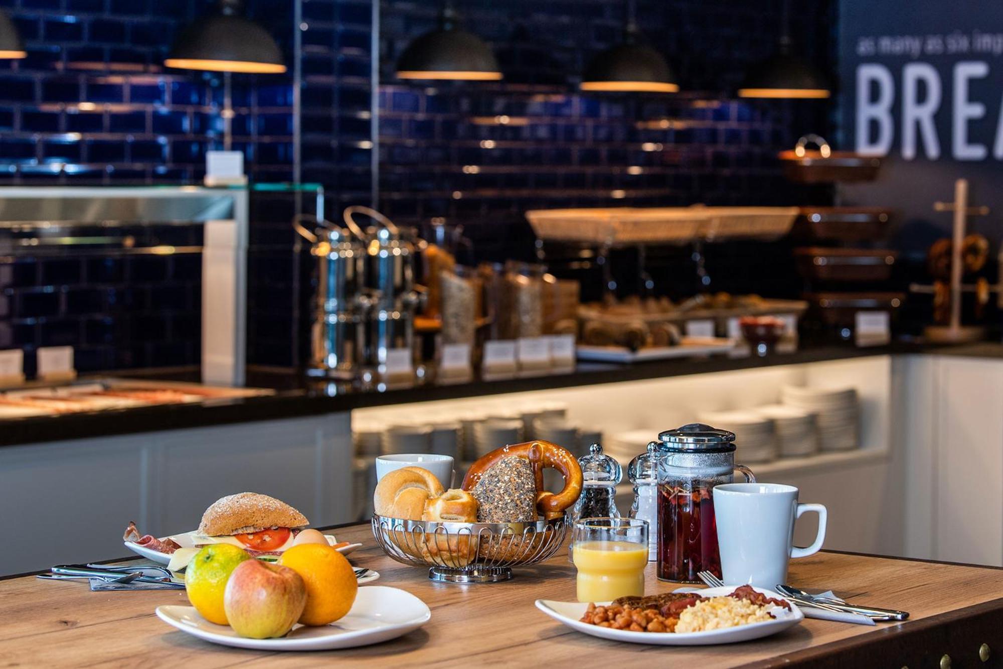 Premier Inn Koeln City Centre Zewnętrze zdjęcie